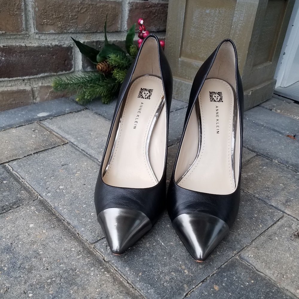 Anne Klein Black Pumps with Pewter heels & toes - Picture 7 of 9